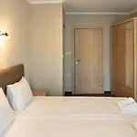 Tarnovka - Guest Хотел *
