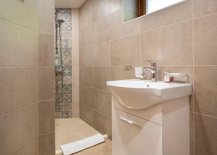 Tarnovka - Guest Хотел Велико Търново