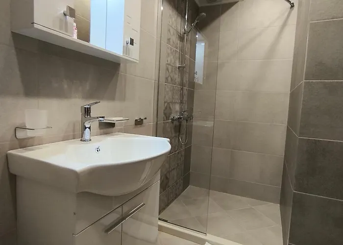 Tarnovka - Guest Хотел *